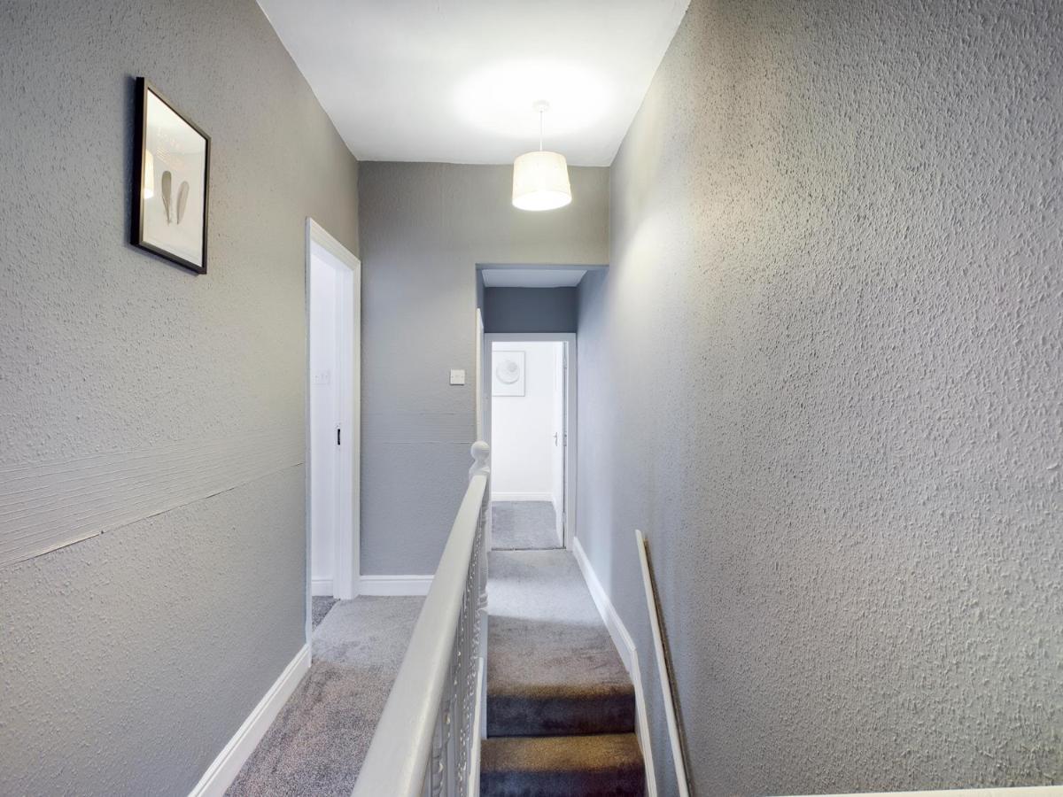 Cheerful 3 Bedroom Home With Free Parking And Wifi Chester Bagian luar foto